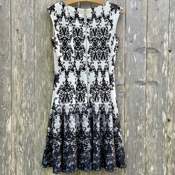 NWOT Gabby Skye Black And White Pattern Bodycon Sleeveless Dress. Mid Length. 4 - Picture 6 of 13